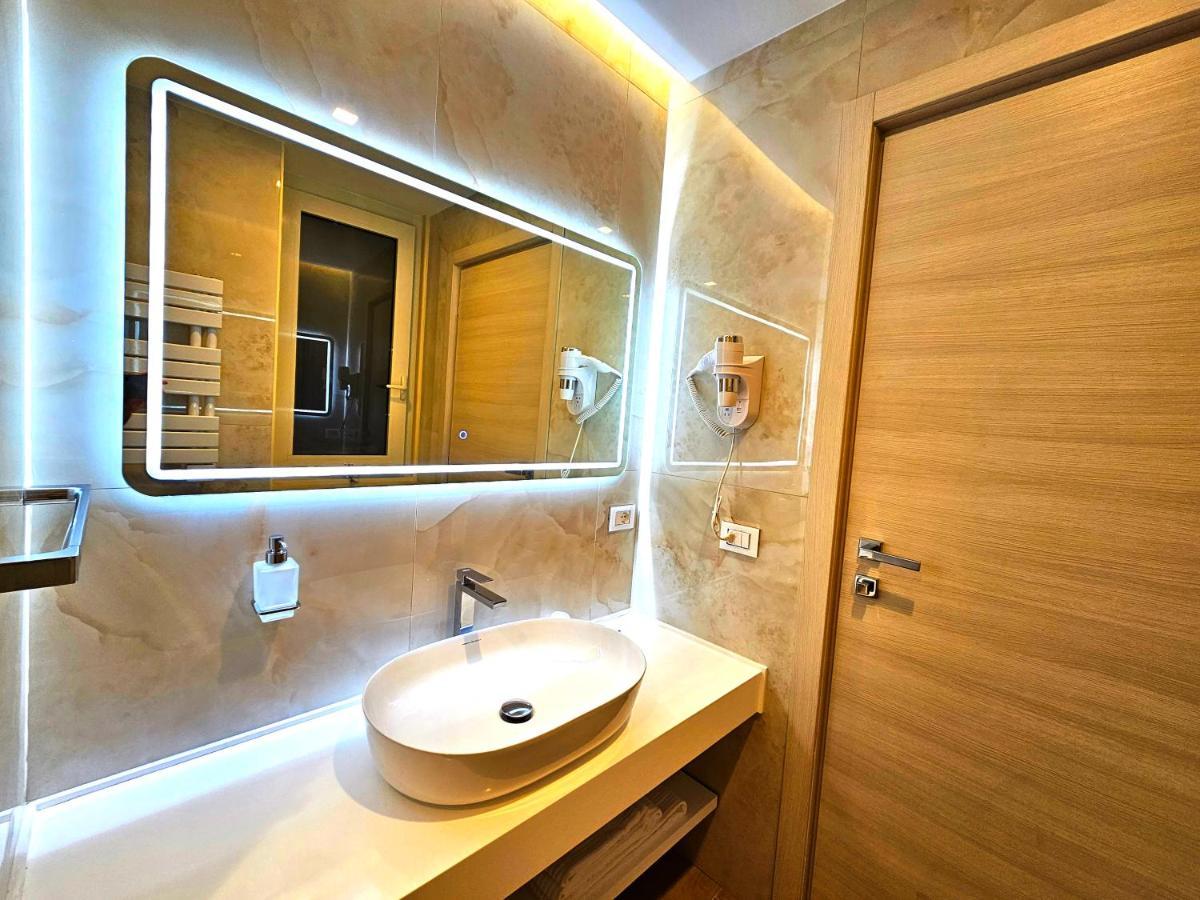 Astoria Supreme - Modern Boutique Suites Lecce Exteriér fotografie